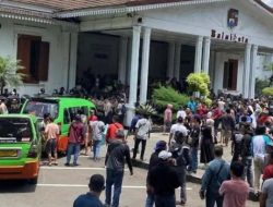 Sopir Angkot Demo di Balai Kota Bogor Hari Ini, Pemkot Siapkan Truk Polisi Angkut Penumpang