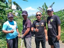 Menjelang hari raya idul Fitri pemuda kp kamandoran RW 10 desa karang tengah melakukan kerja bakti