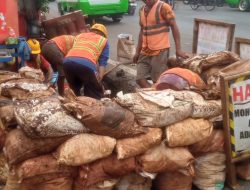 Perumda Tirta Jaya Mandiri Cabang Cibadak Lakukan Pemasangan Pipa Air Bersih, Tingkatkan Layanan ke Masyarakat