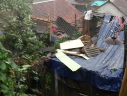 Longsor Terjang Rumah Warga di Bogor Selatan, Kerugian Capai Ratusan Juta Rupiah