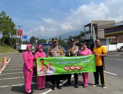Jumat Berkah Polsek Cijeruk, 250 Nasi Box Dibagikan untuk Warga