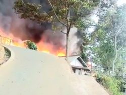 Si Jago Merah Hanguskan Puluhan Rumah di Cisungsang