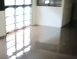 BANJIR RENDAM PEMUKIMAN, WARGA DESAK PENANGANAN SEGERA